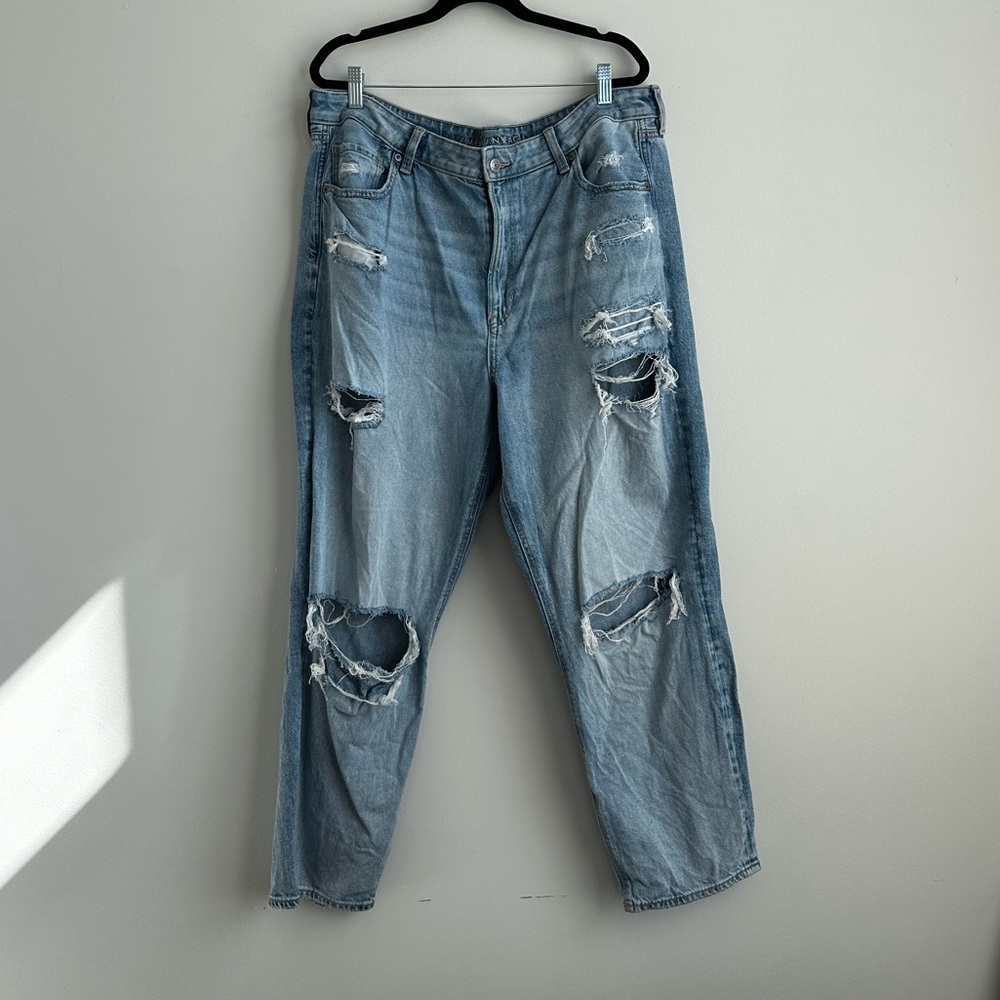 American Eagle mom straight jeans